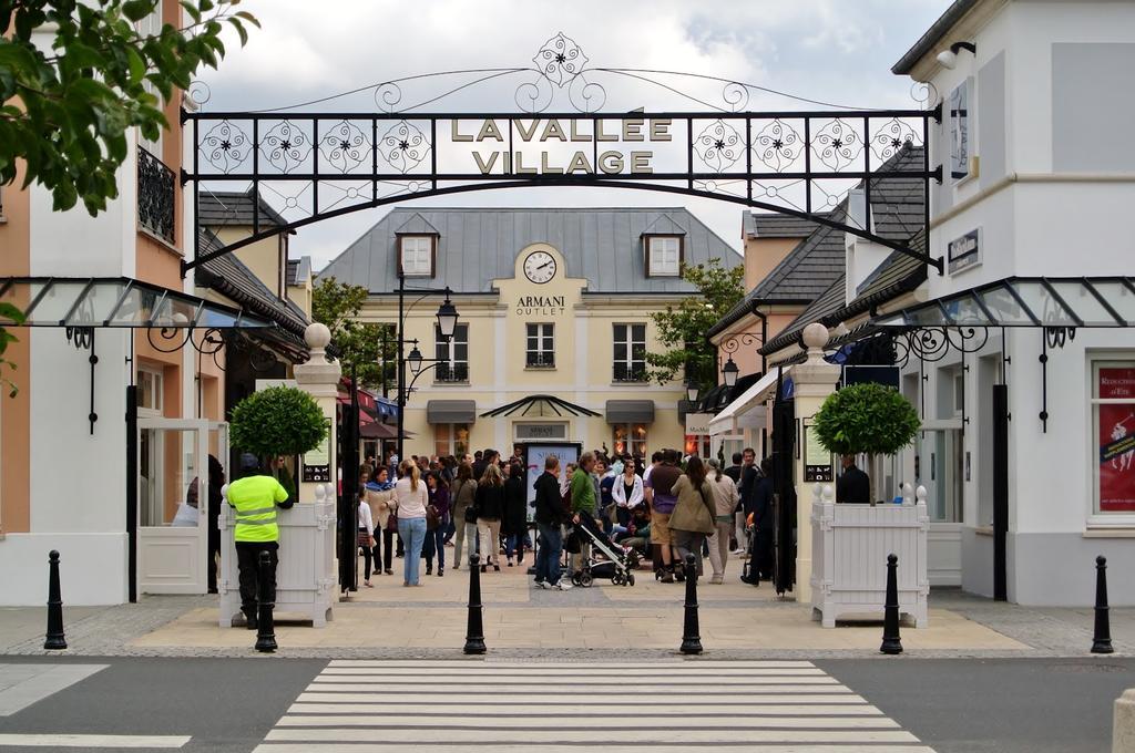 Studio Disneyland Paris - Terrasse Монтеврен Экстерьер фото