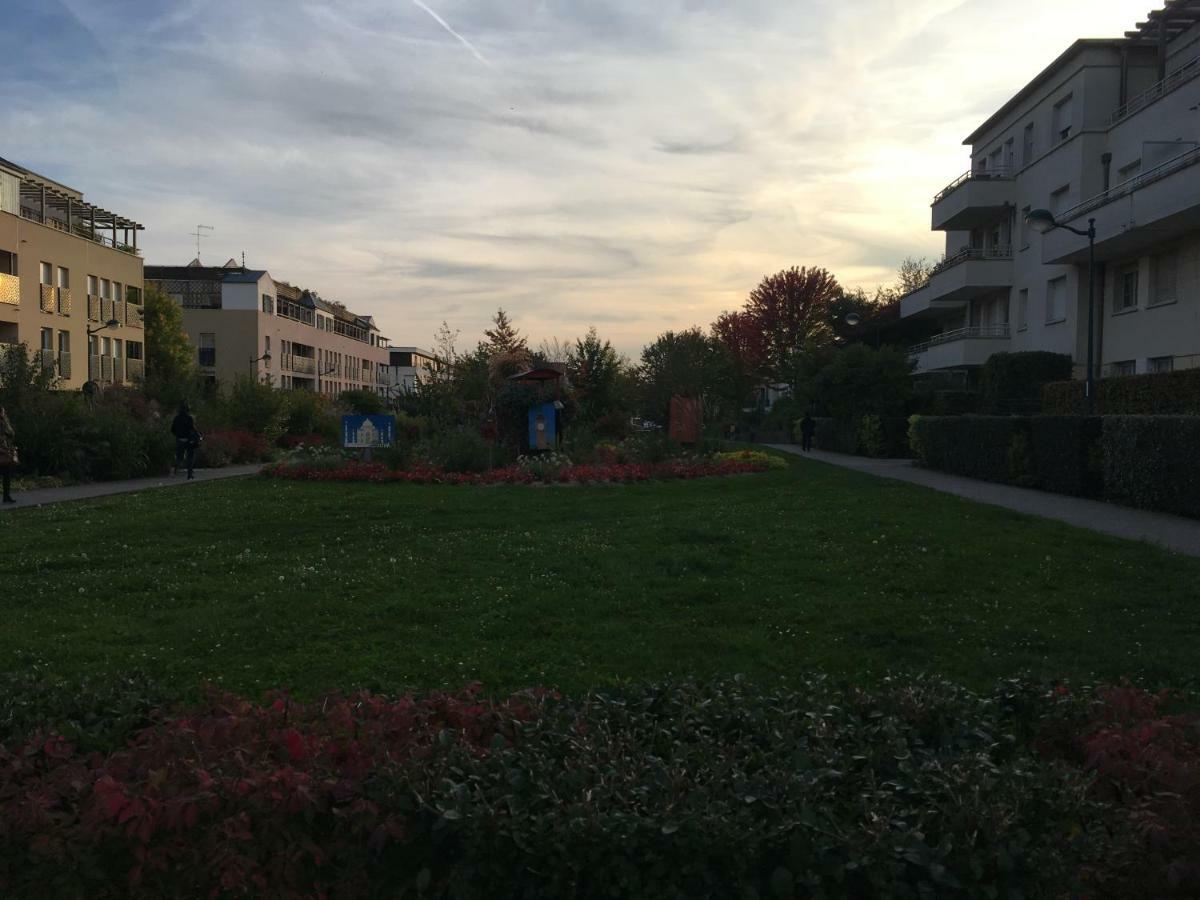 Studio Disneyland Paris - Terrasse Монтеврен Экстерьер фото